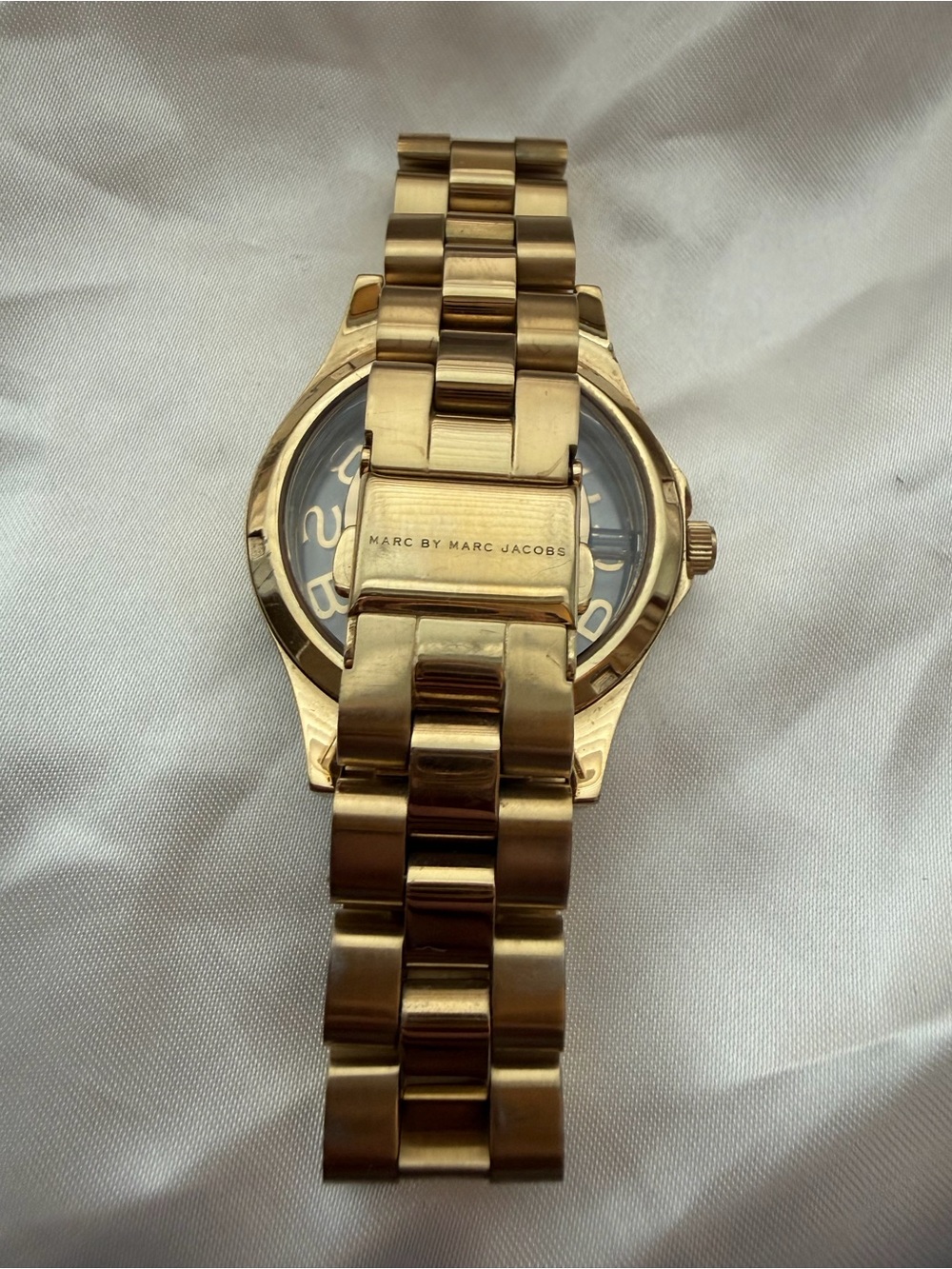 Marc Jacobs Gold and Black Women's Logo Bracelet Watch - Picture 4 of 7